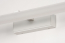 Foto 74405-9: Moderne en zeer functionele wandlamp / spiegellamp / badkamerlamp voorzien van led verlichting.