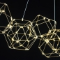 Foto 74978-19: Design led hanglamp met prisma-vormen en kleine led lampen