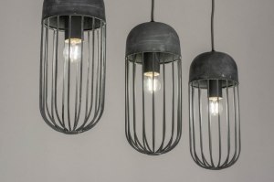 Pendelleuchte 73130 Sale modern coole Lampen grob Metall grau Betongrau laenglich